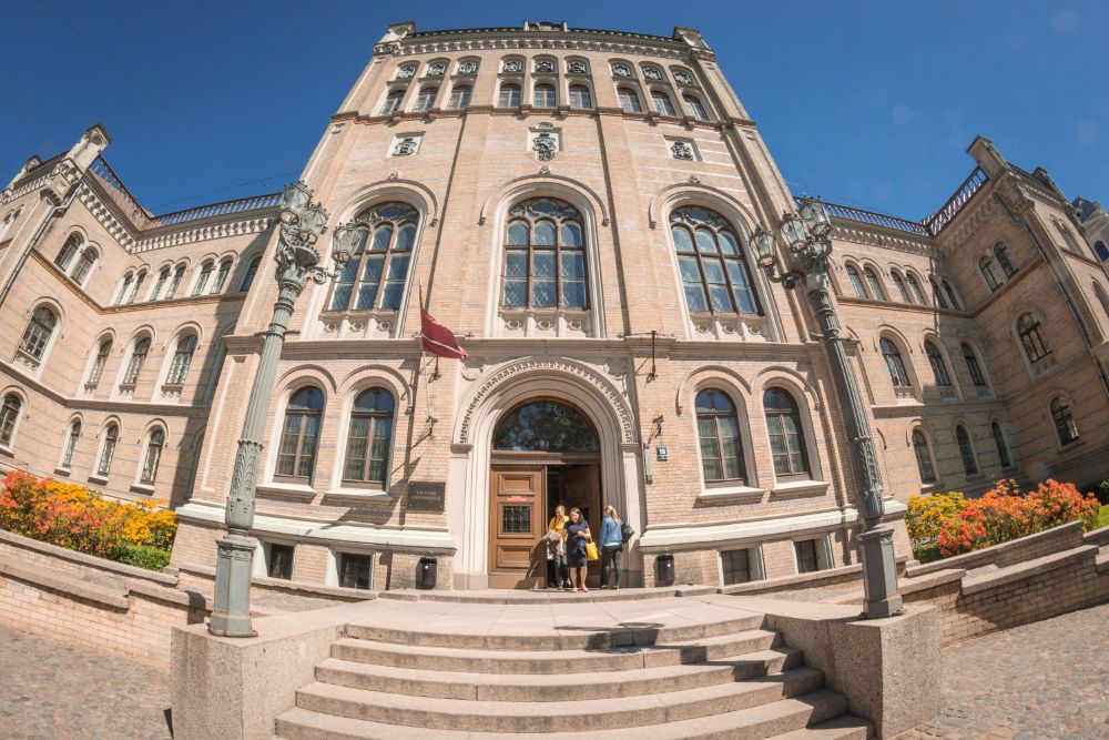 Latvijas Universitātes ēka Raiņa bulvārī 19